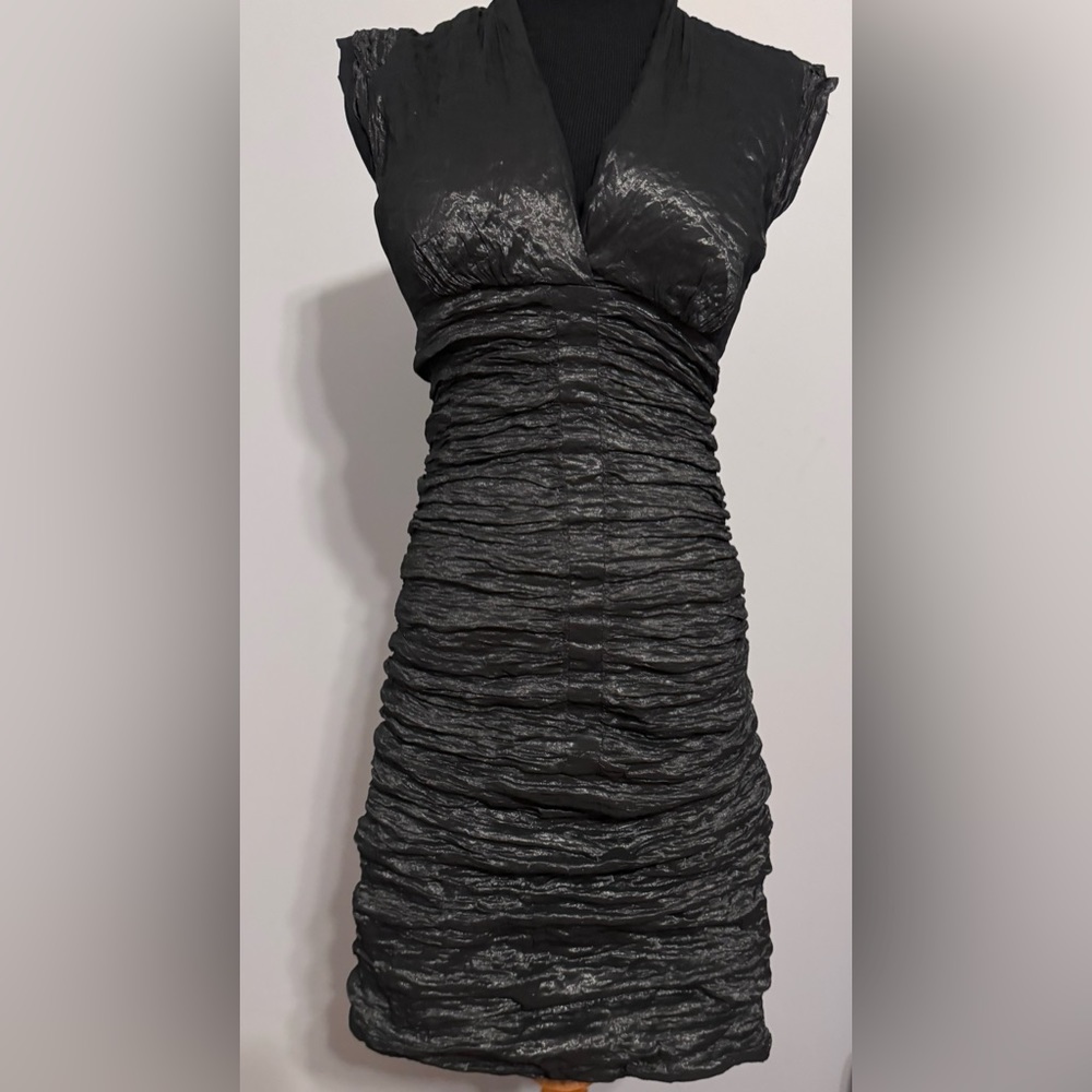 Nicole Miller metallic gray bodycon v-neck dress size 6